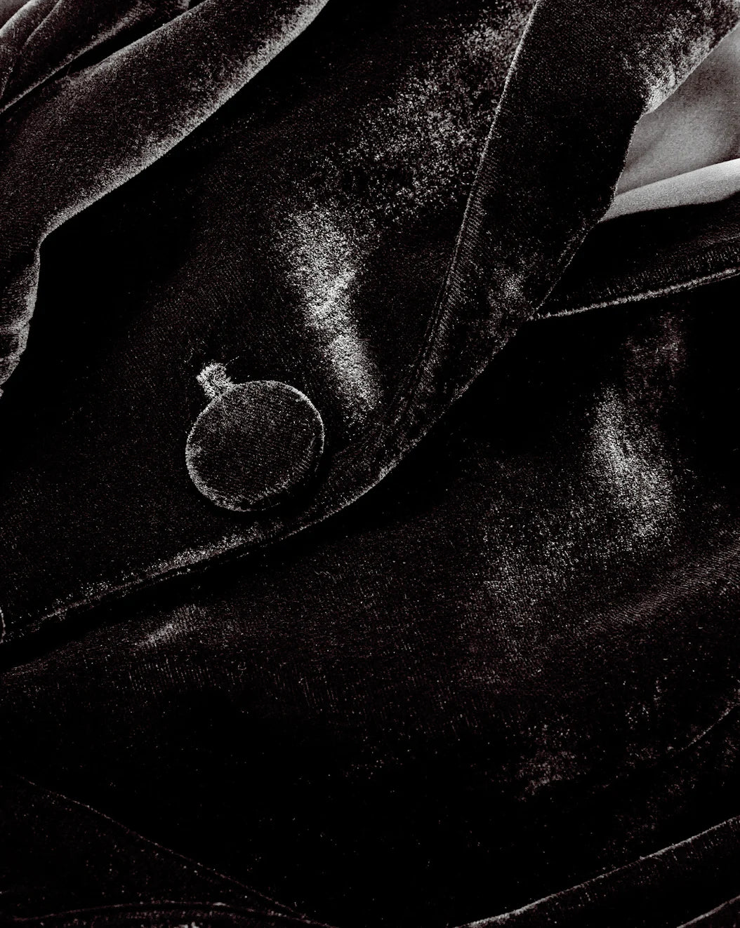 ISSEL VELVET JACKET - BLACK