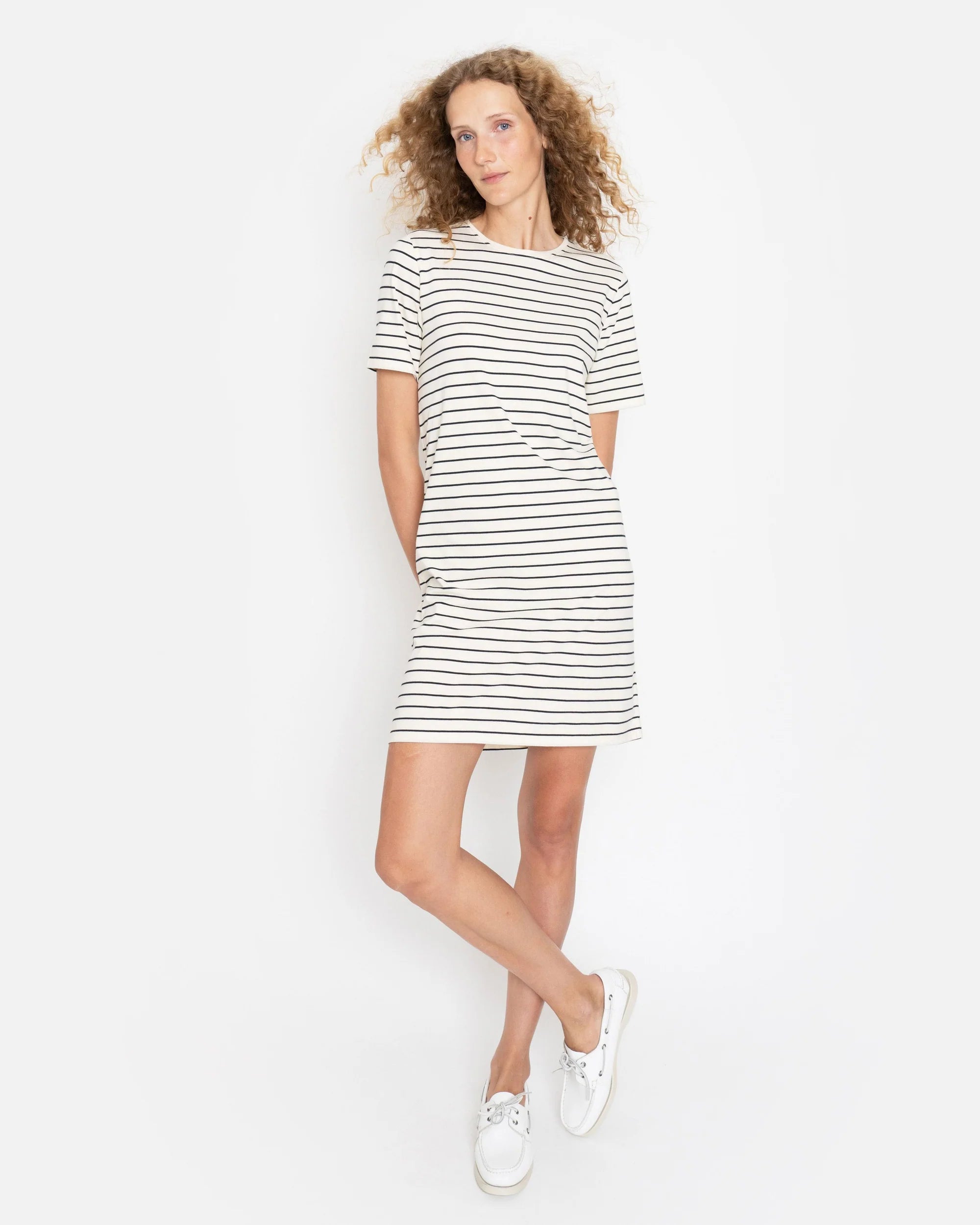 THE TEE DRESS - CREAM/NAVY PINSTRIPE
