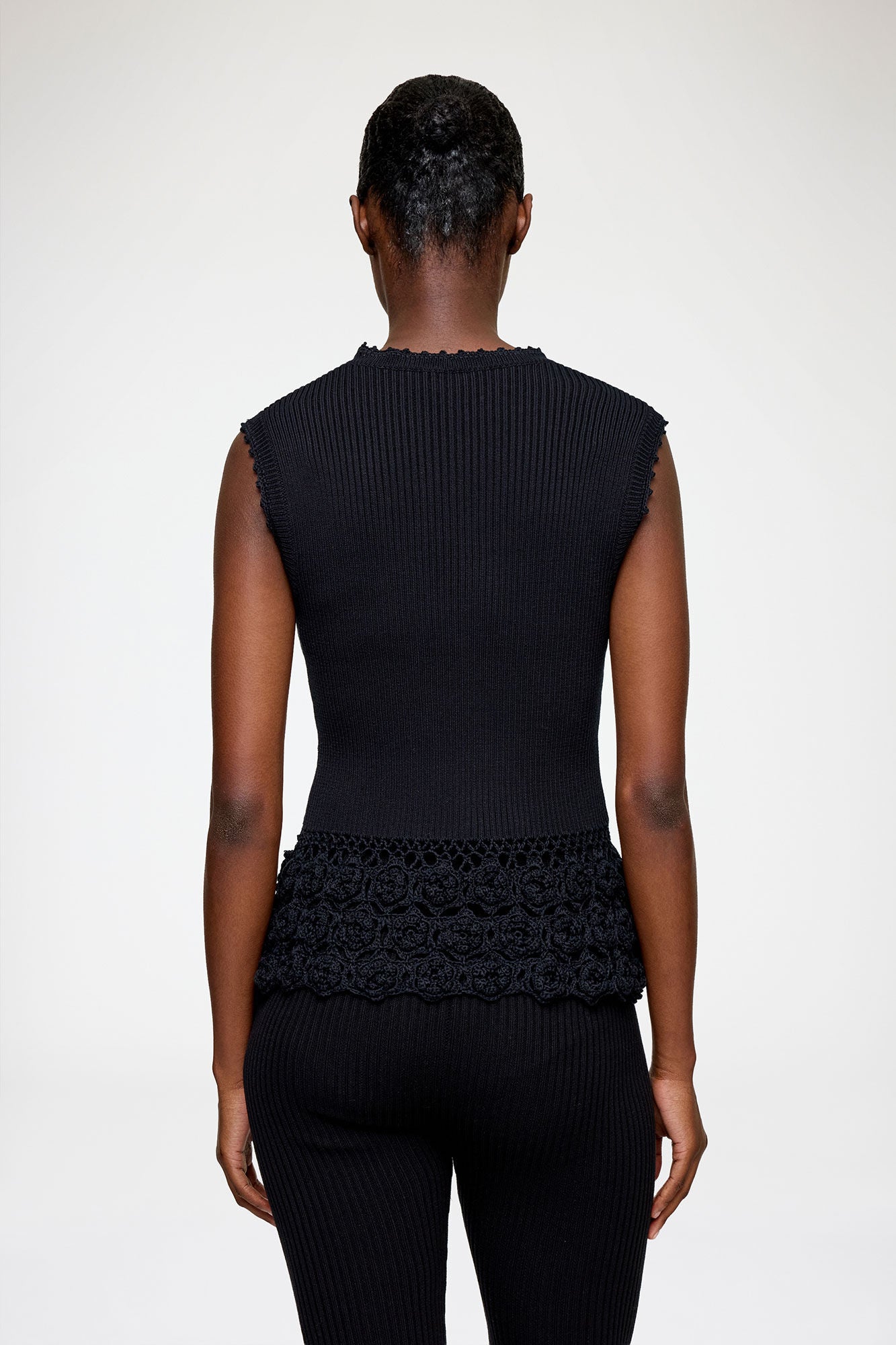 VEST IN COTTON CROCHET - BLACK