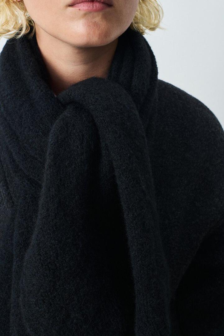 SCARF EAST - BLACK
