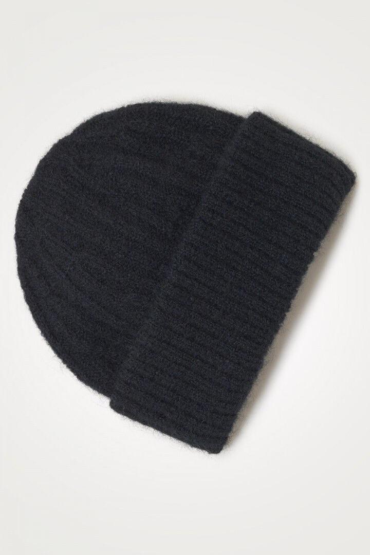 BEANIE EAST - BLACK