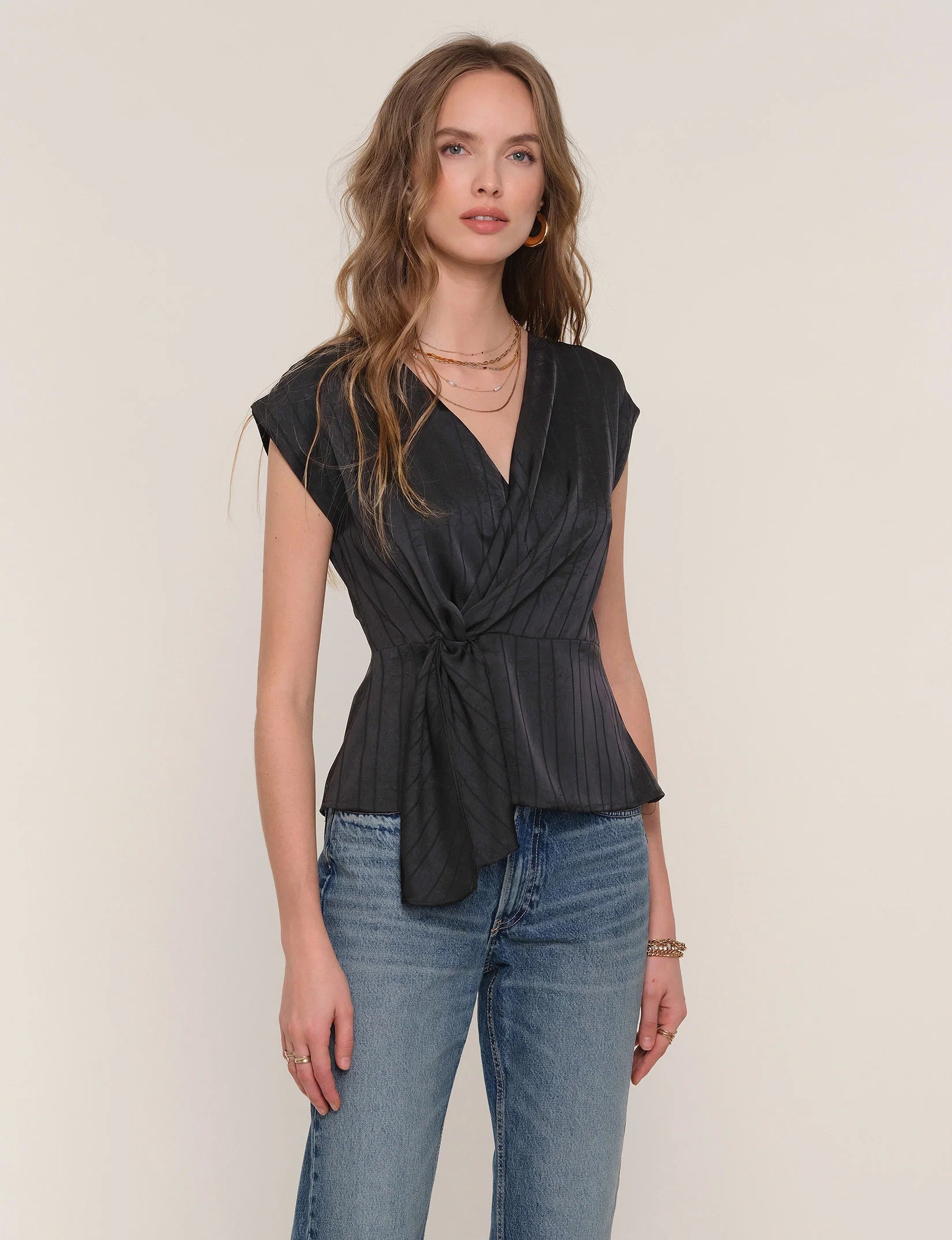 OLIVE TOP - BLACK