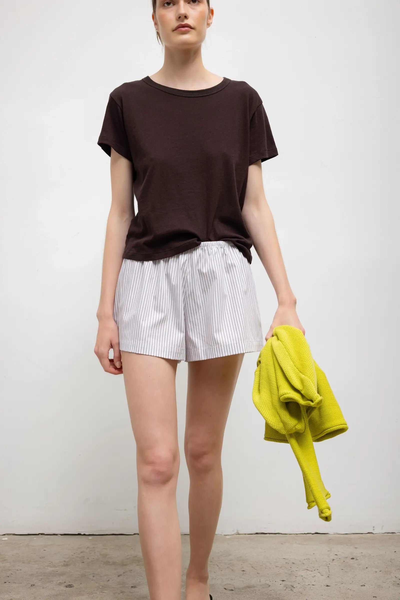 LAURA MARGO TEE - CHOCOLATE