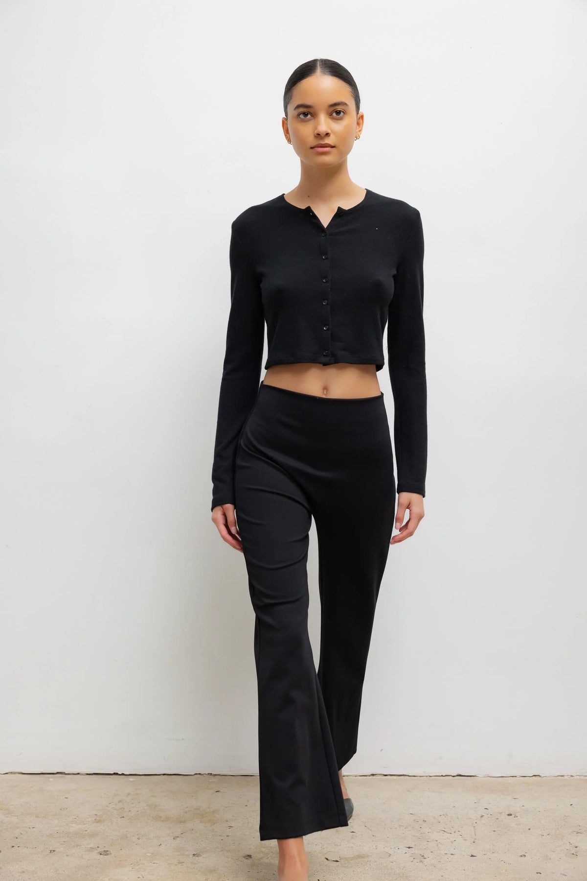 LAUREN CROP CARDIGAN II - BLACK