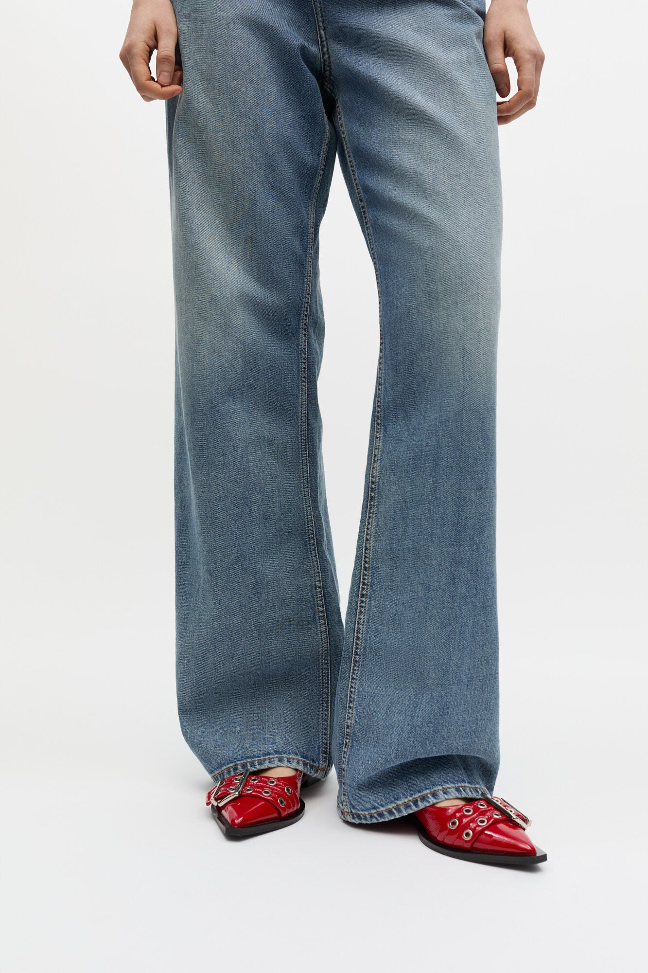 RED FEMININE BUCKLE BALLERINAS - RACING RED
