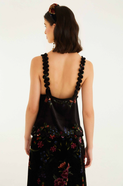 BELLE GARDEN BLACK SCALLOPS SLEEVELESS TOP