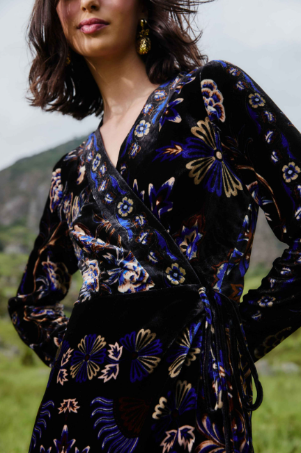 ARABESQUE MIX SCARVES BLACK WRAP MINI DRESS