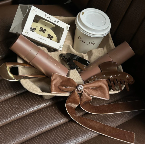ICONIC VELVET BOW BARRETTE IN MOCHA MOUSSE