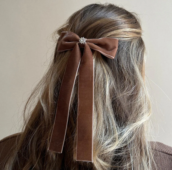 ICONIC VELVET BOW BARRETTE IN MOCHA MOUSSE