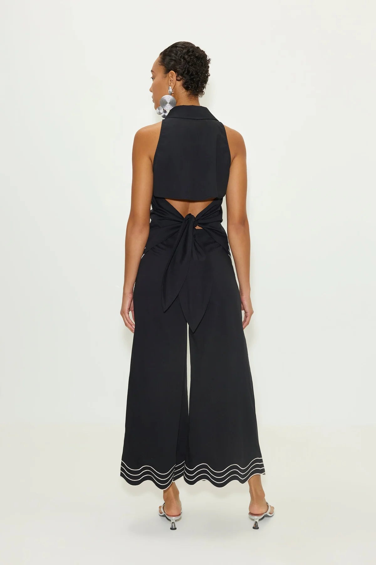WAVY SLEEVELESS LOCH BUTTON UP