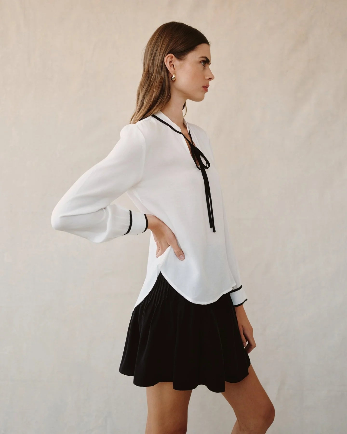 CONTRAST TRIM LONGSLEEVE BLOUSE - OFF WHITE
