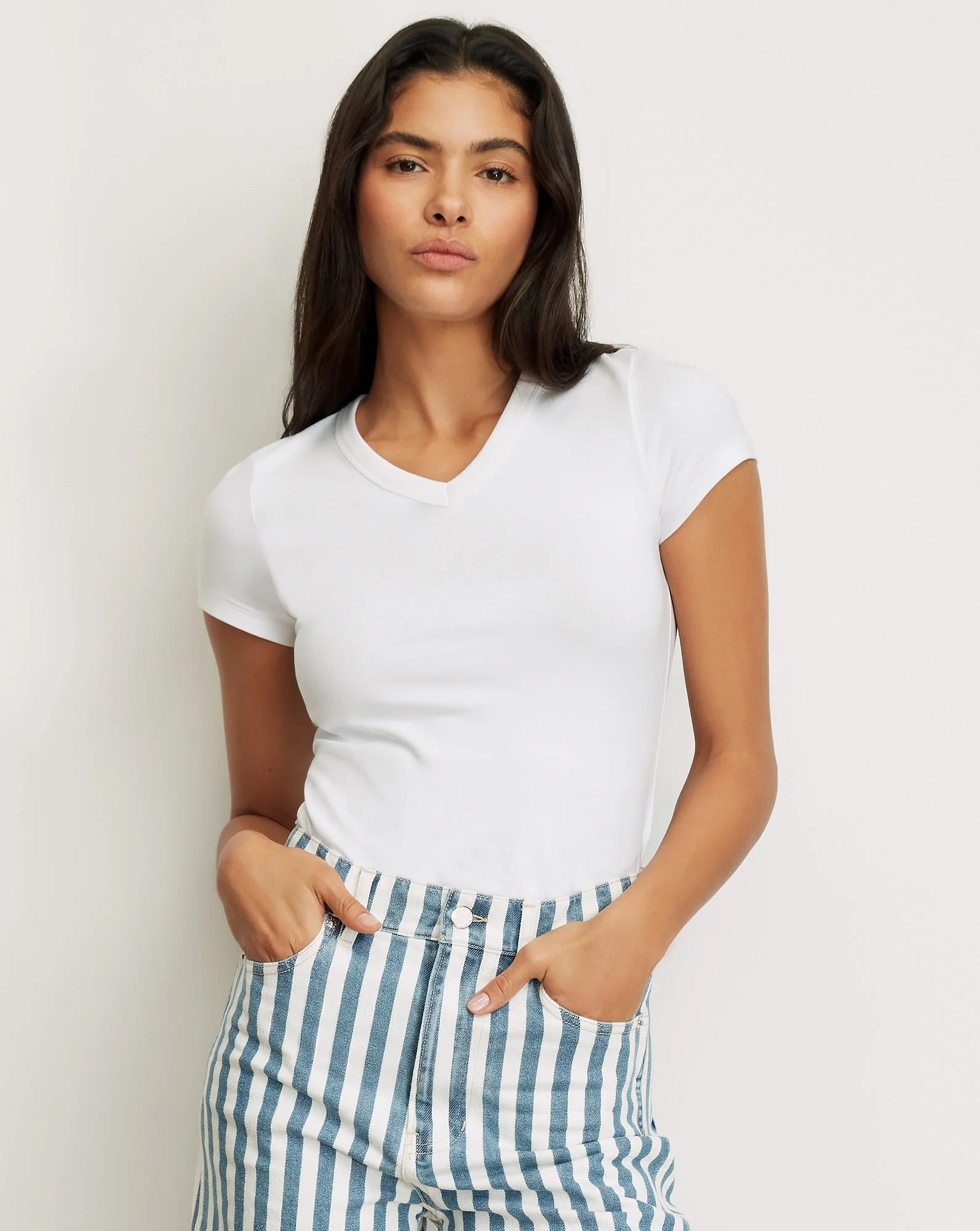 DEVIN V-NECK TEE SHIRT - WHITE