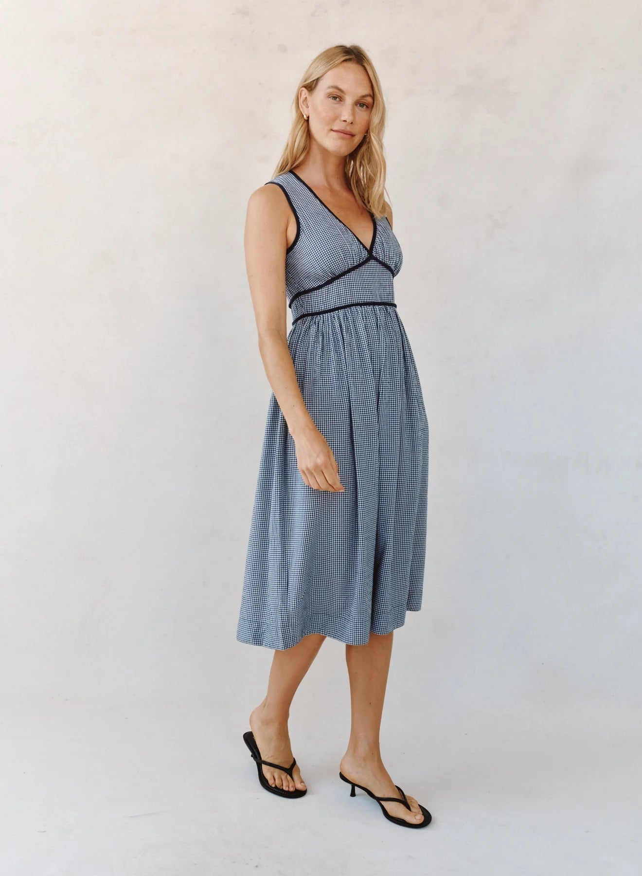 FIT AND FLARE V-NECK MIDI DRESS - NAVY MICRO GINGHAM