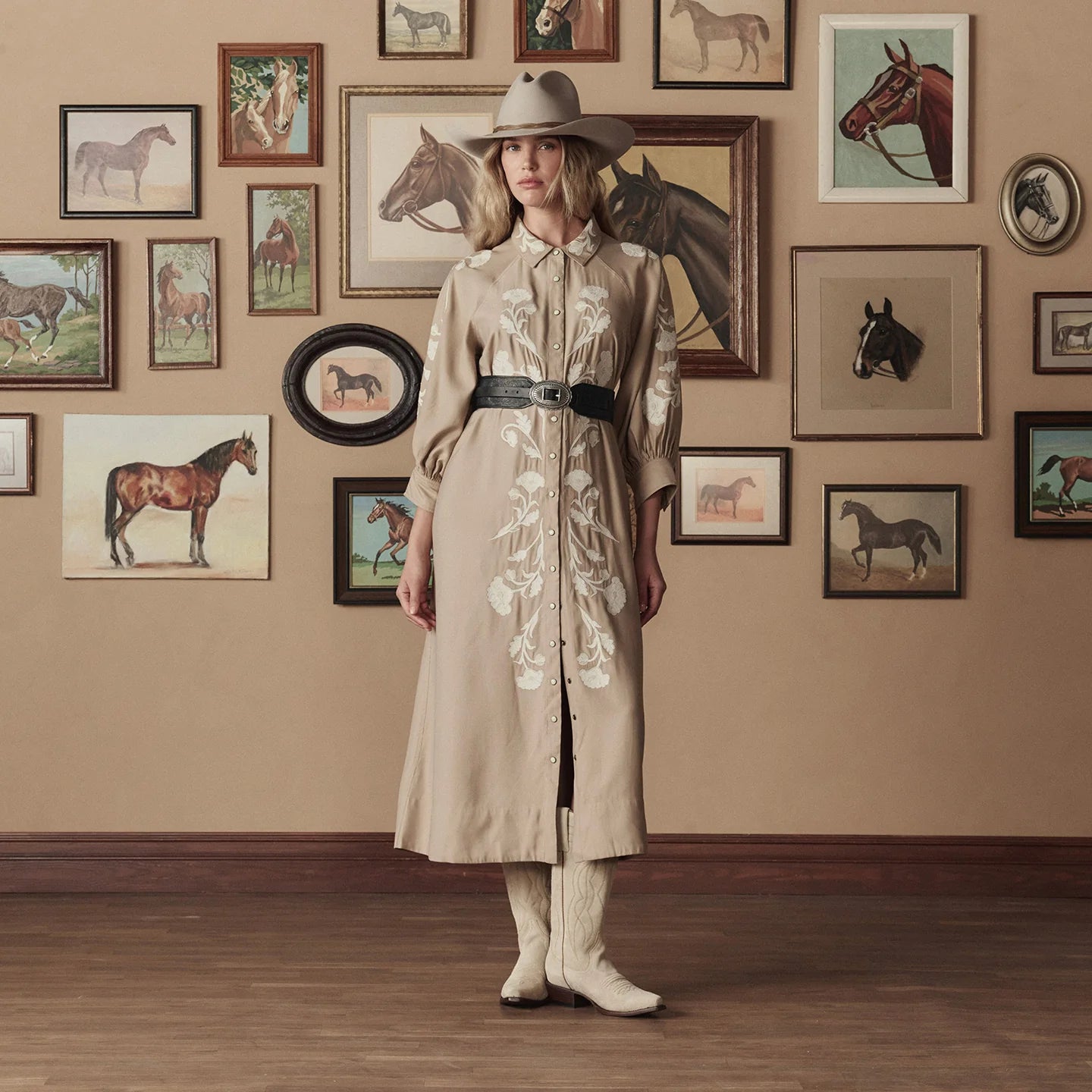 THE TOOLED WAIST BELT - BLACK WITH SILVER