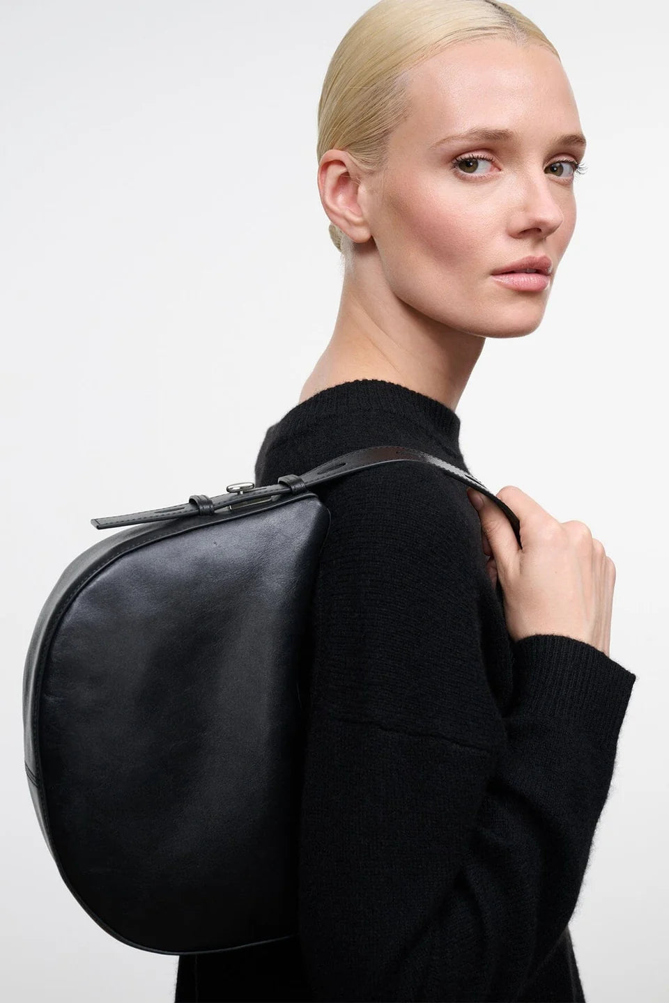 LEVI BAG - BLACK