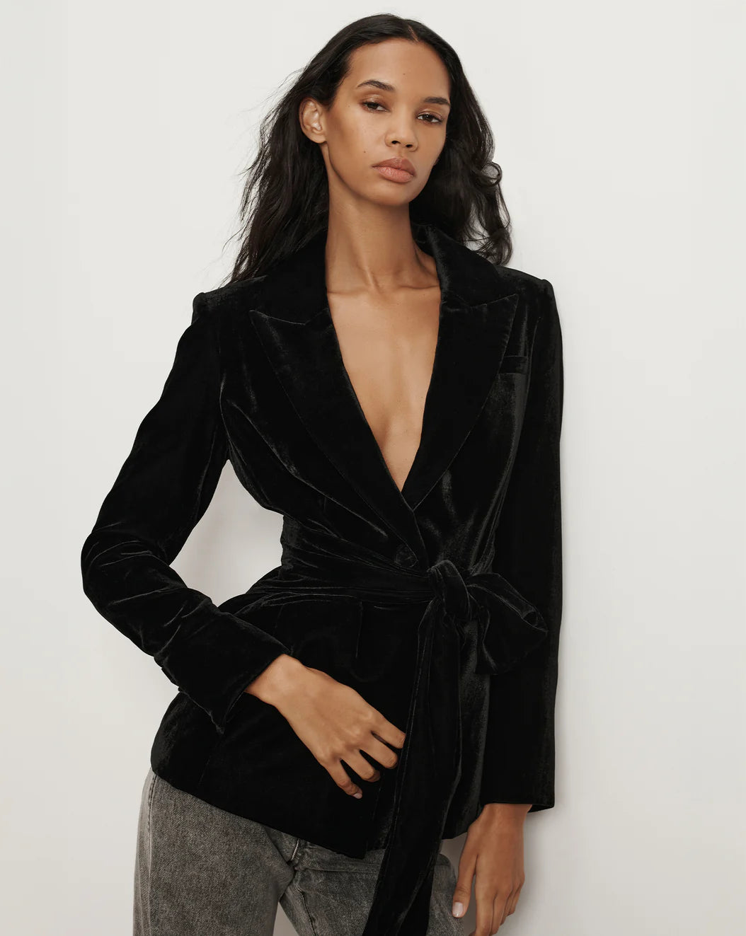 ISSEL VELVET JACKET - BLACK