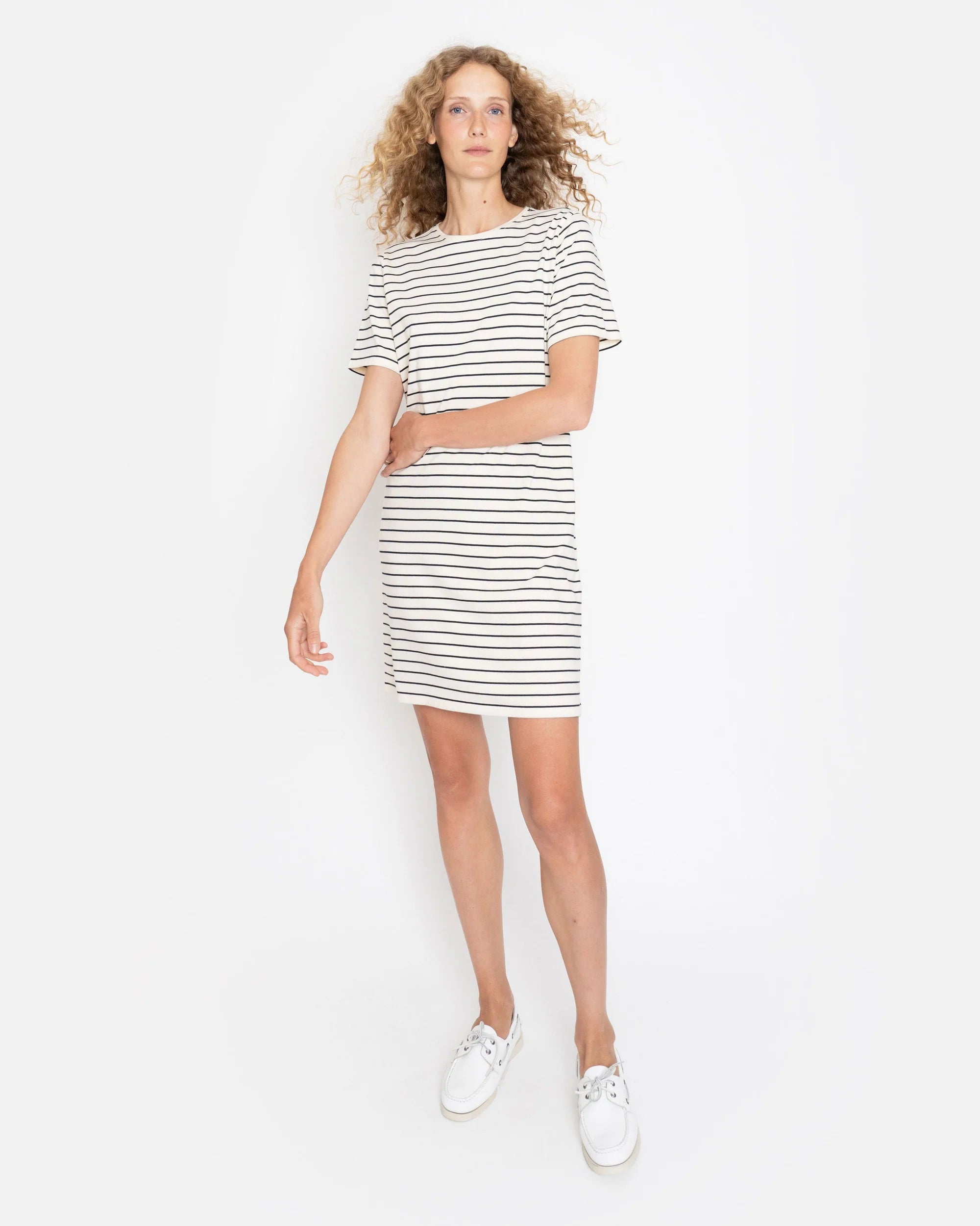 THE TEE DRESS - CREAM/NAVY PINSTRIPE