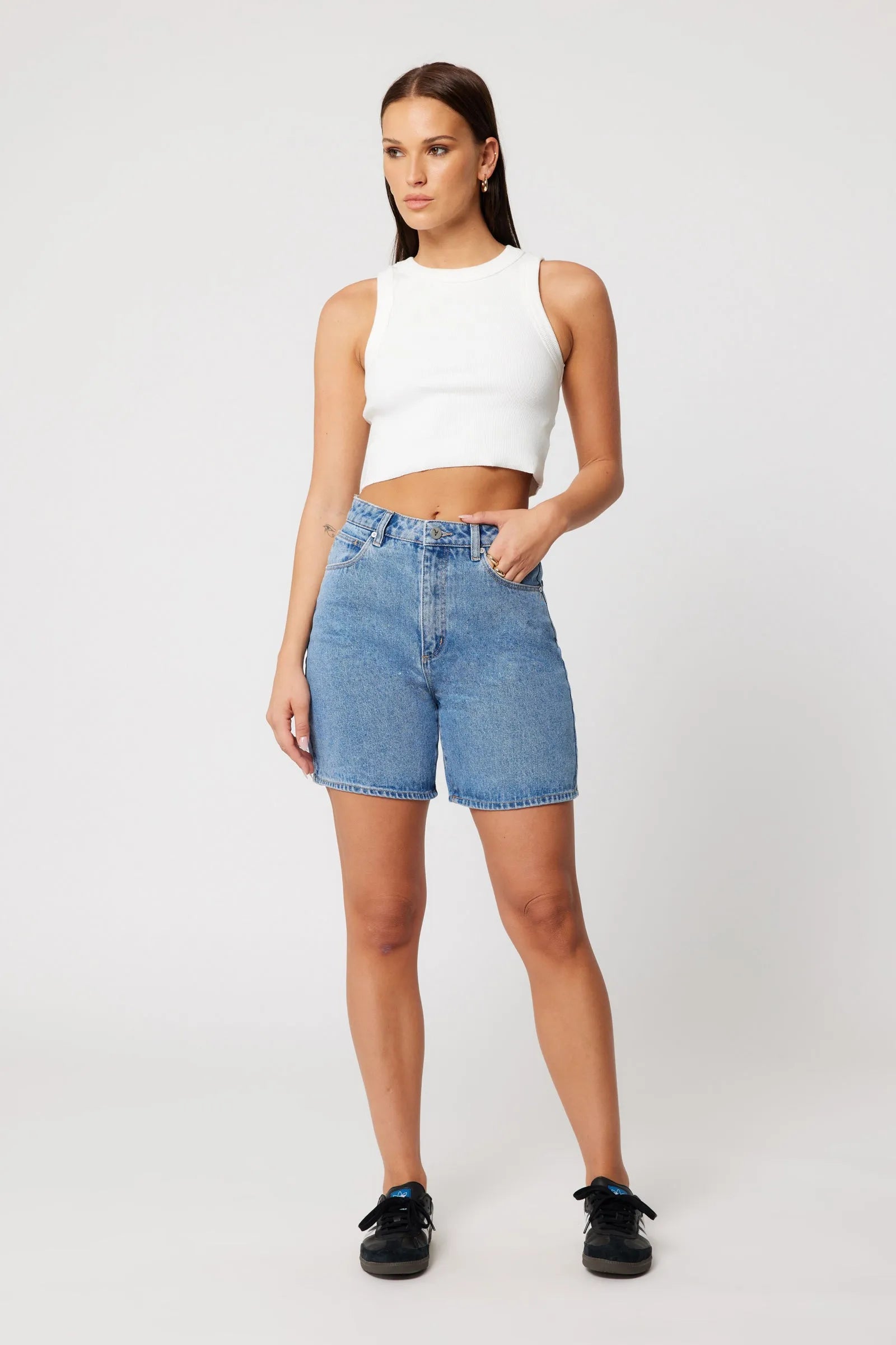 CARRIE SHORT - NAOMI