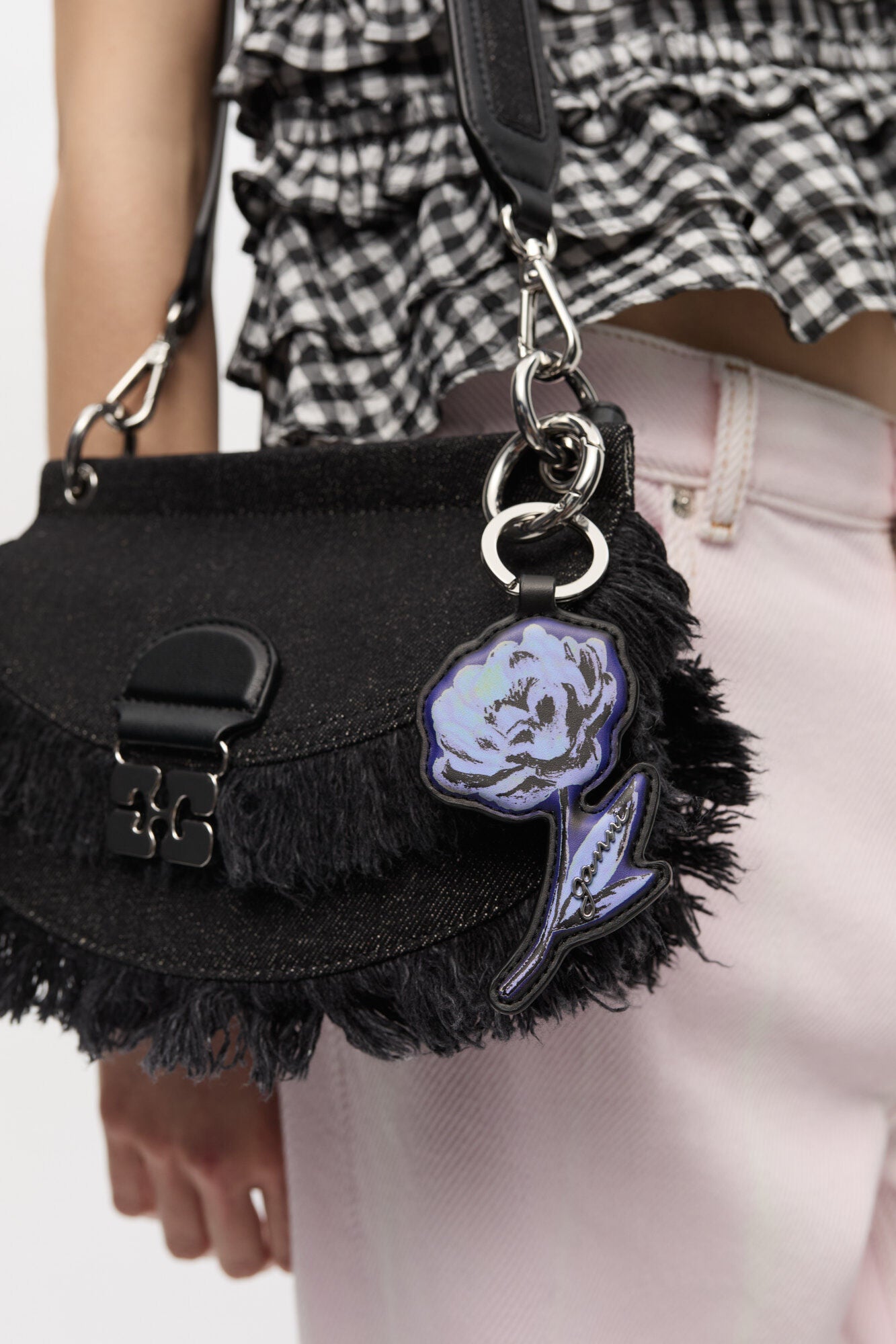 FLOWER KEYRING - BLACK