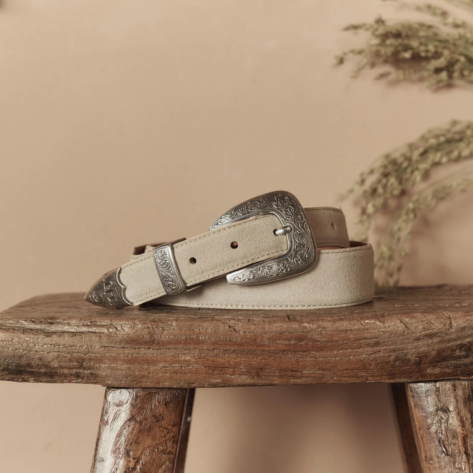 THE WESTERN NARROW BELT - CREAM WITH SILVER