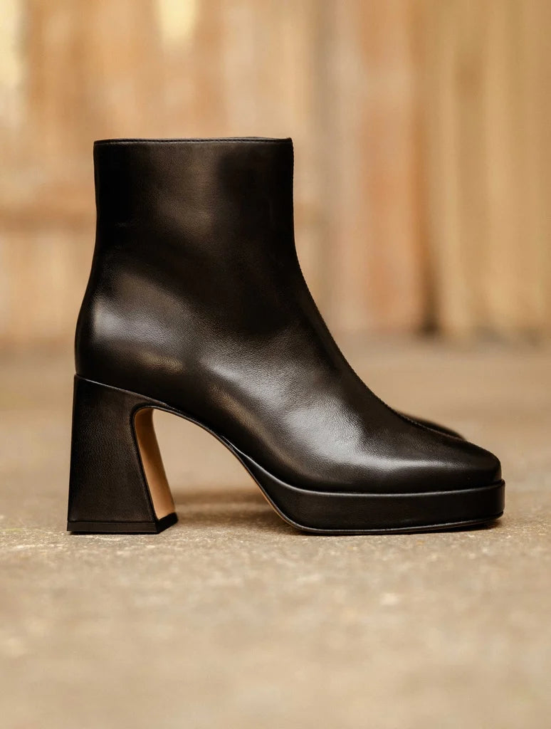 INES PLATFORM ANKLE BOOTS - PASSION BLACK