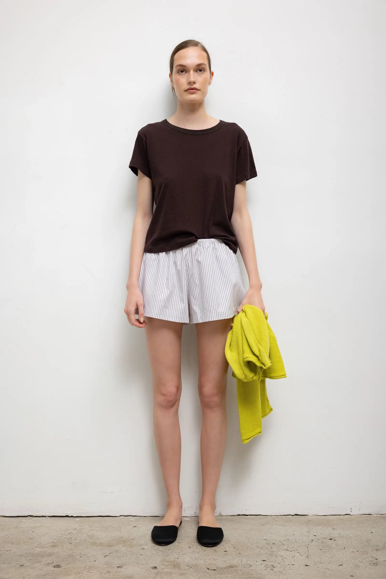 LAURA MARGO TEE - CHOCOLATE