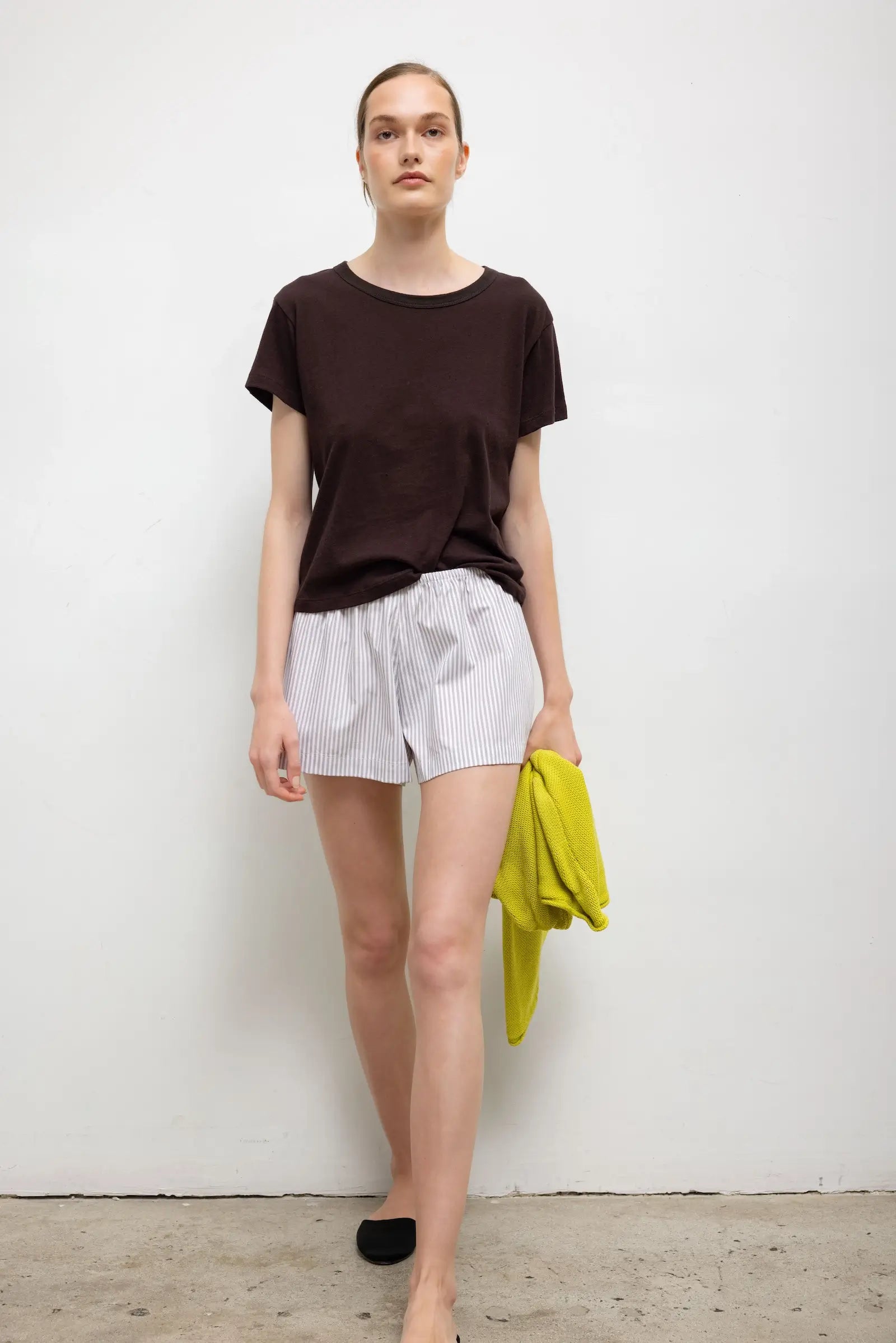 LAURA MARGO TEE - CHOCOLATE