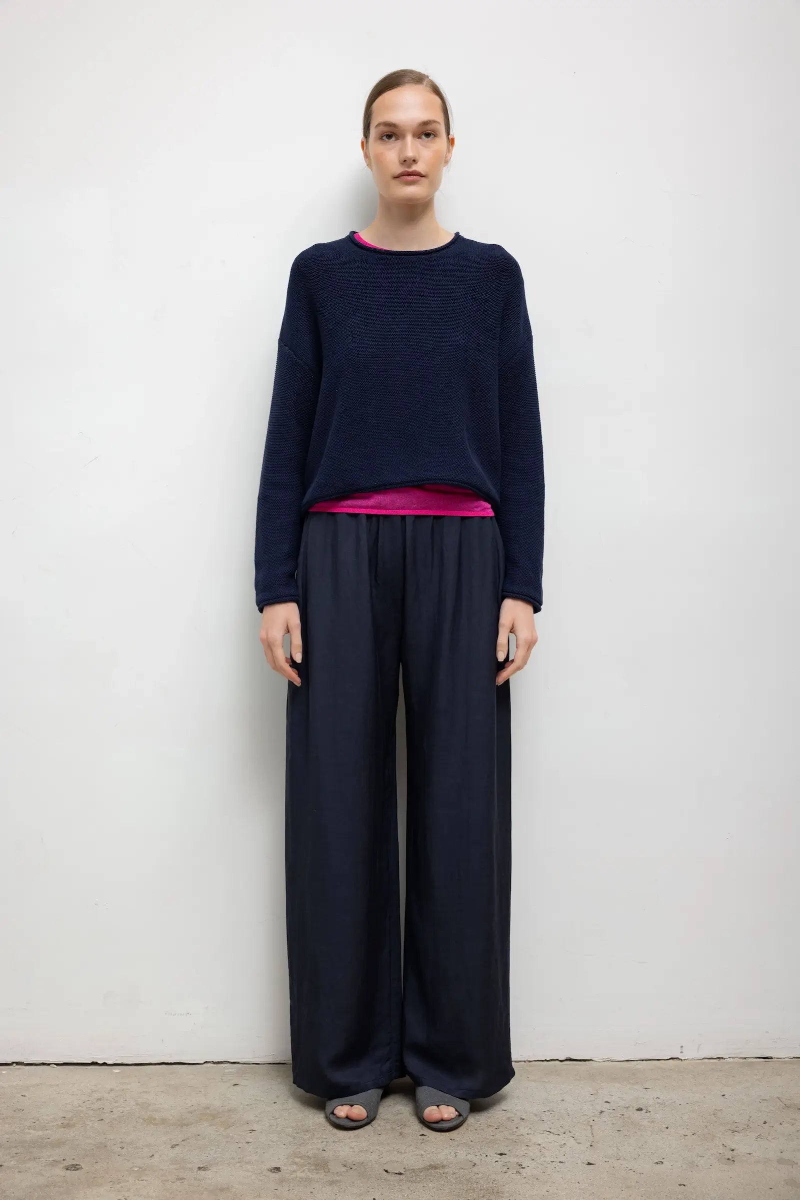 MAE CREWNECK - MIDNIGHT