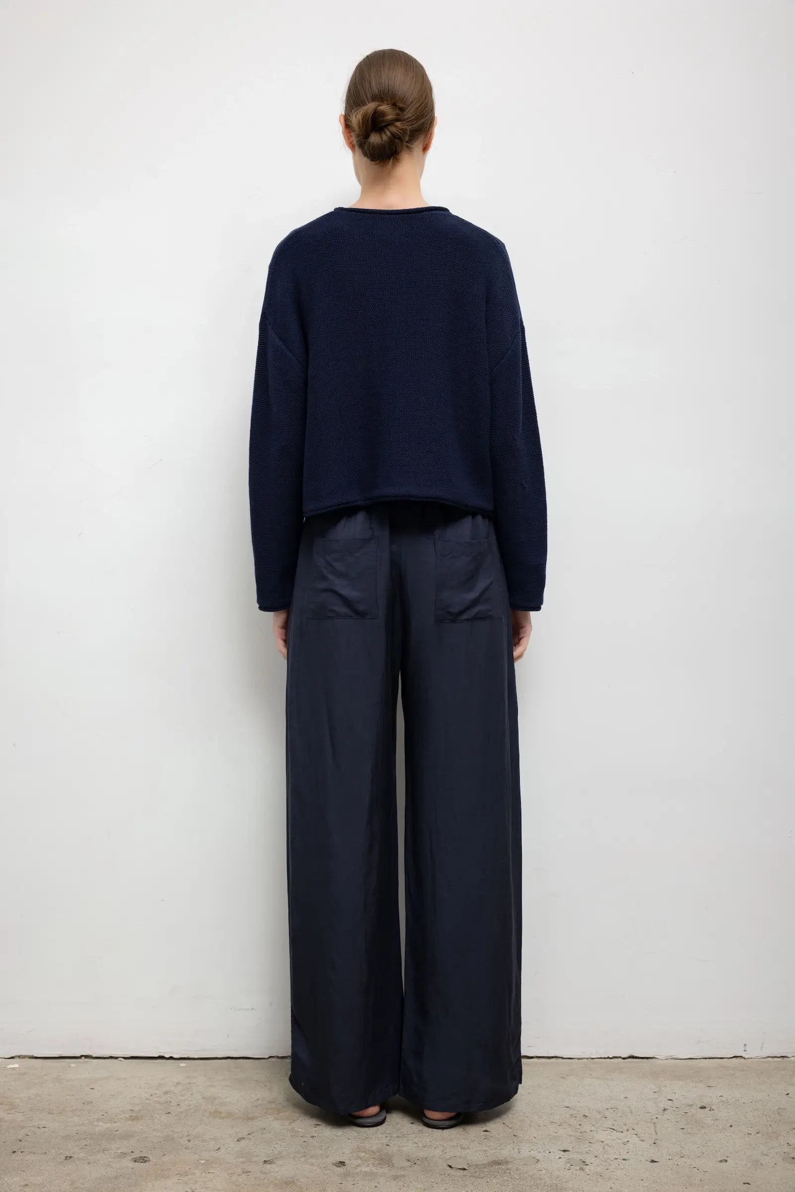 MAE CREWNECK - MIDNIGHT