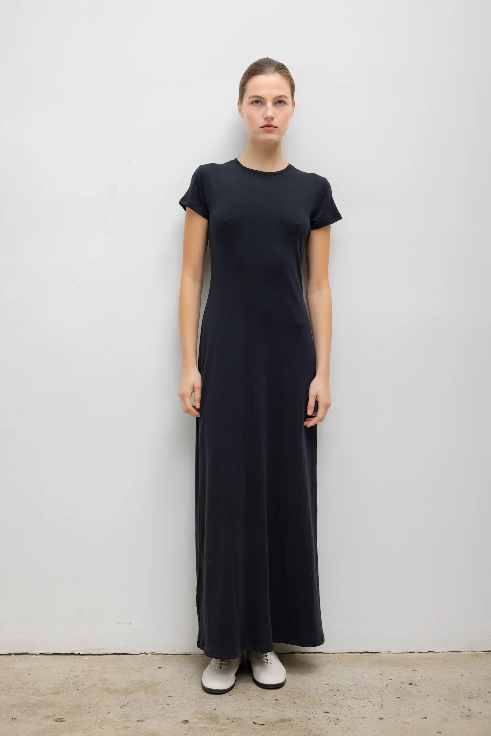 NANDO SHORT SLEEVE DRESS - BLACK