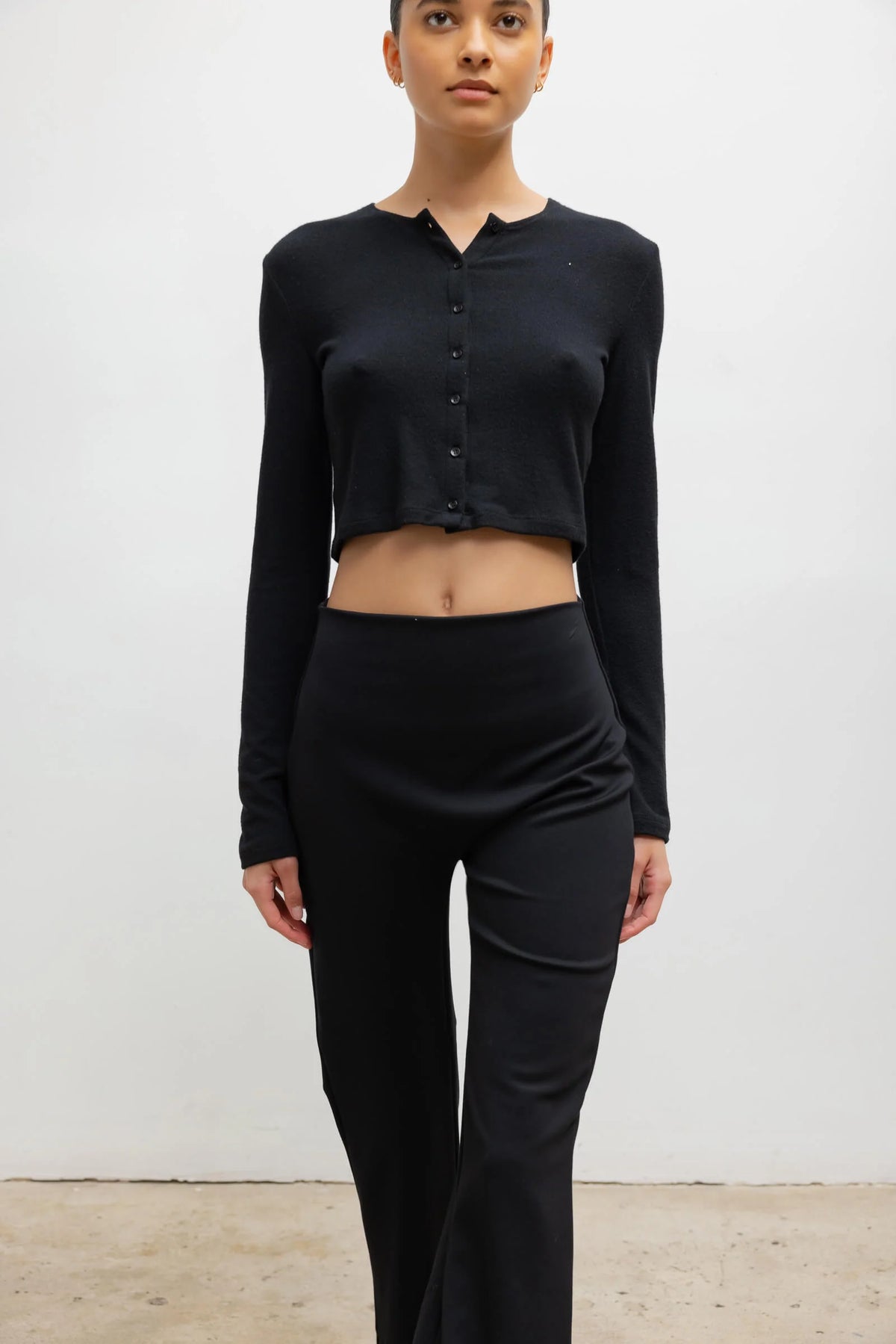 LAUREN CROP CARDIGAN II - BLACK