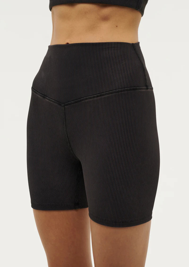 ACTUALISE BIKE SHORT - WASHED BLACK