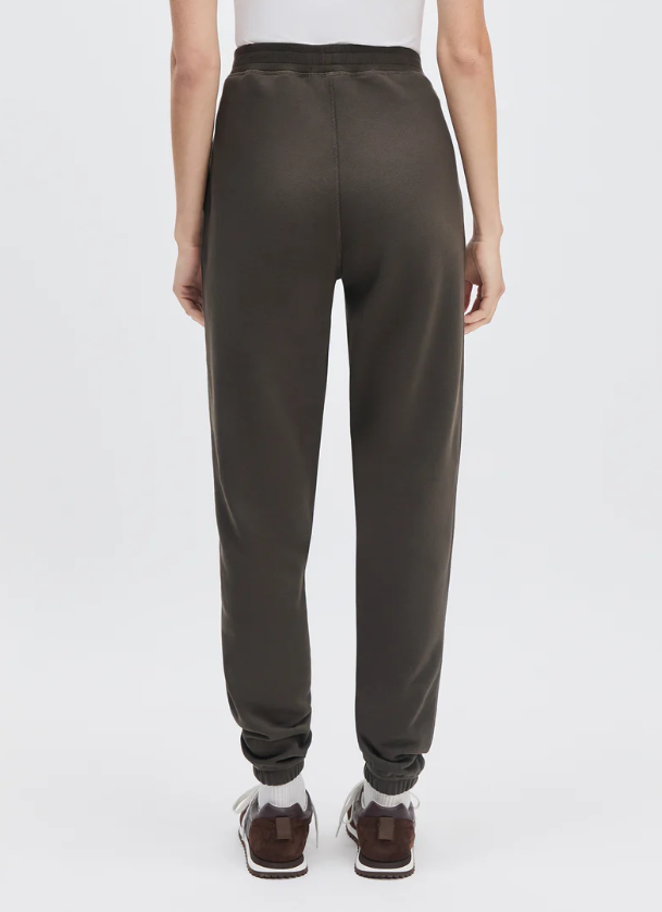 THE COLLEGIATE JOGGER - COFFEE GARDENIA
