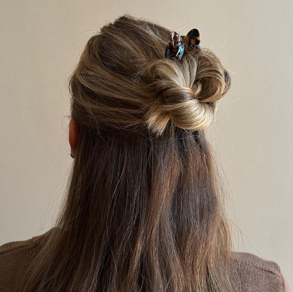 HAIR PIN IN TORTOISE BOW