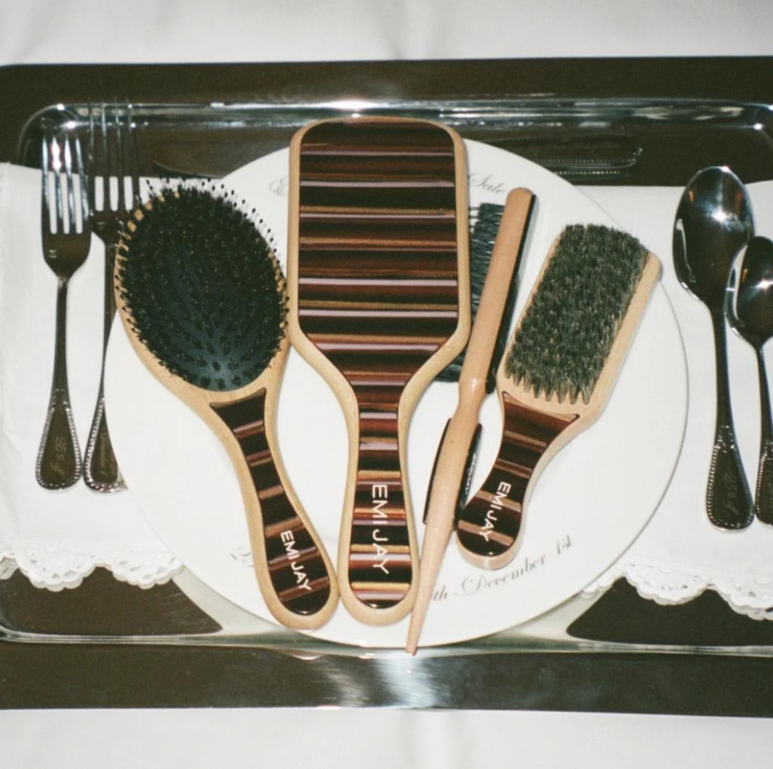 BAMBOO PADDLE BRUSH IN NIGHTCAP