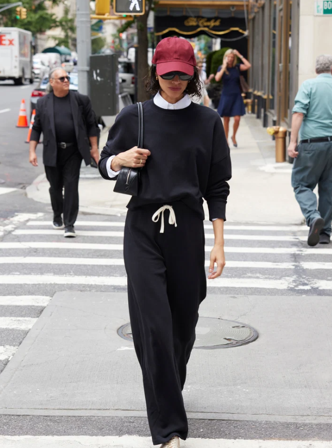 THE EVERYDAY SWEATSHIRT - BLACK