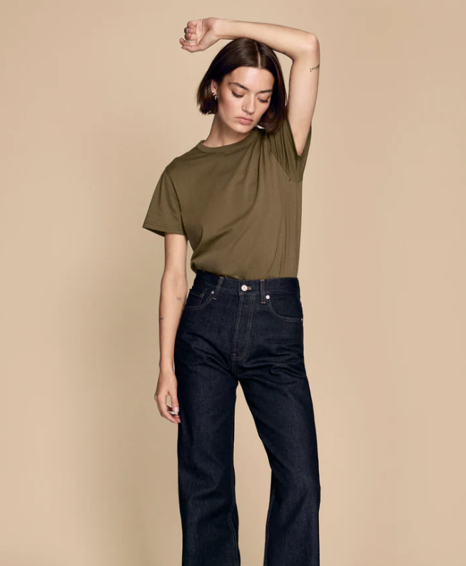 THE ICONICALLY SOFT PERFECT TEE - OLIVE