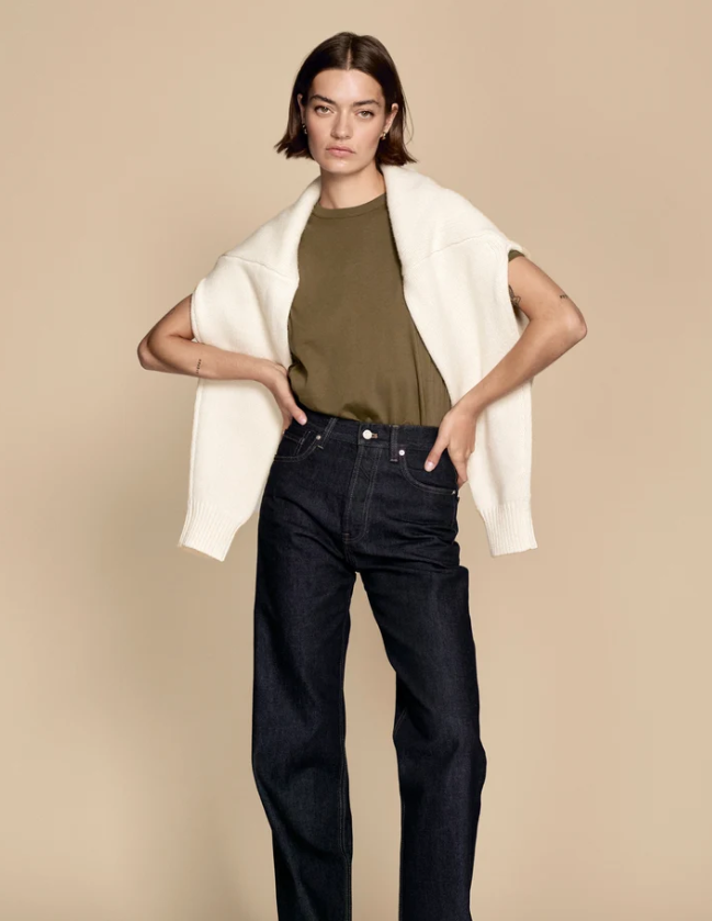 THE ICONICALLY SOFT PERFECT TEE - OLIVE