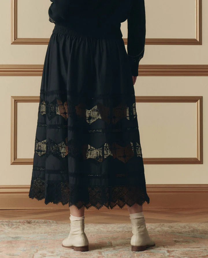 THE ROSETTE CROCHET CANARY SKIRT - BLACK