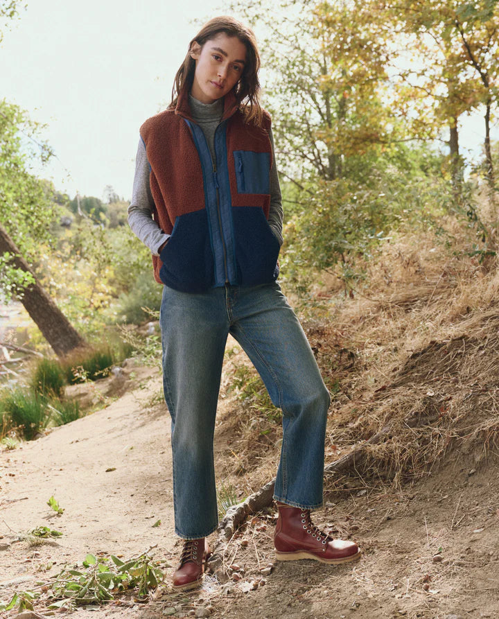 THE PLUSH TUNDRA VEST - CHOCOLATE & NAVY