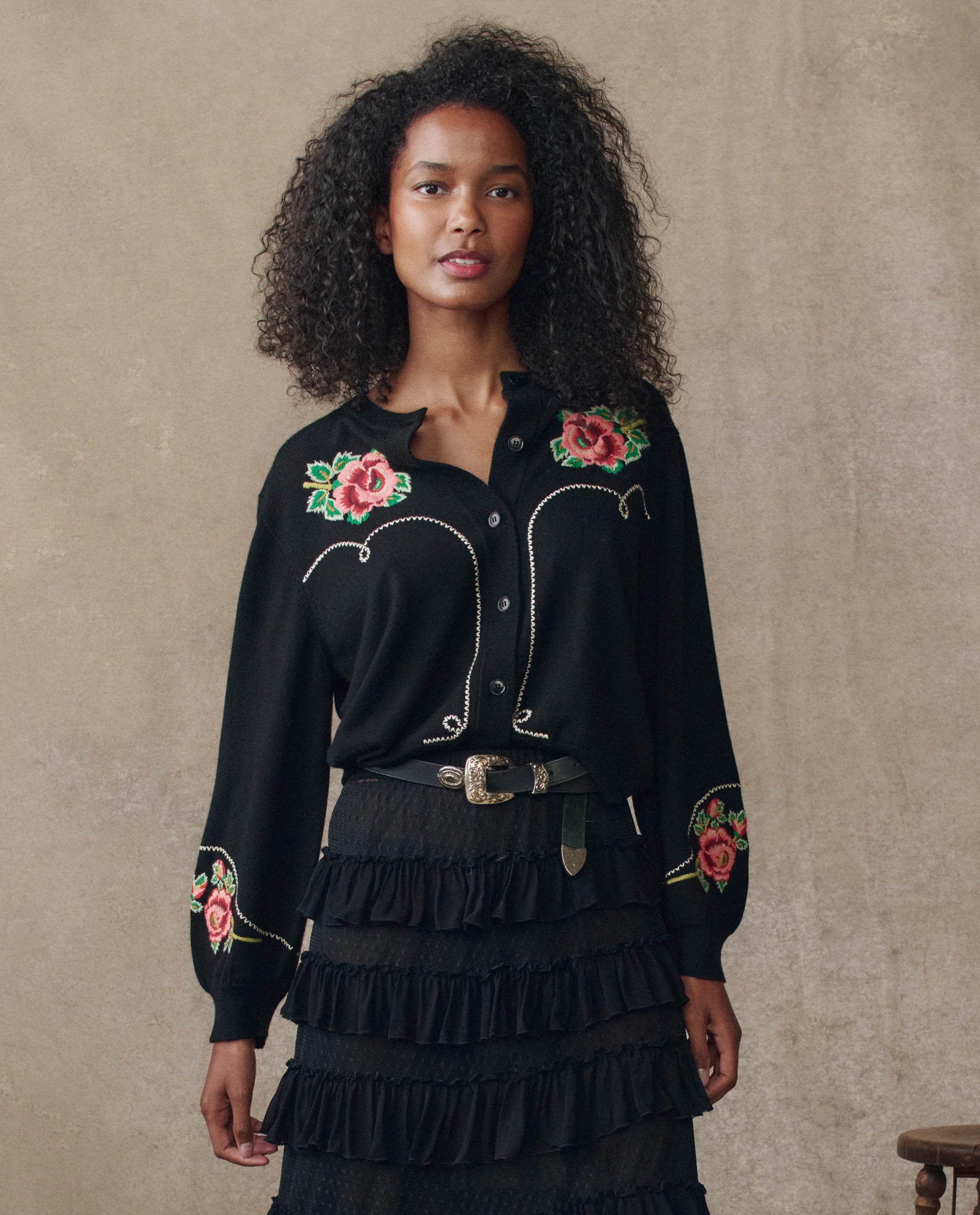 THE HEIRLOOM ROSE WESTERN CARDIGAN - BLACK
