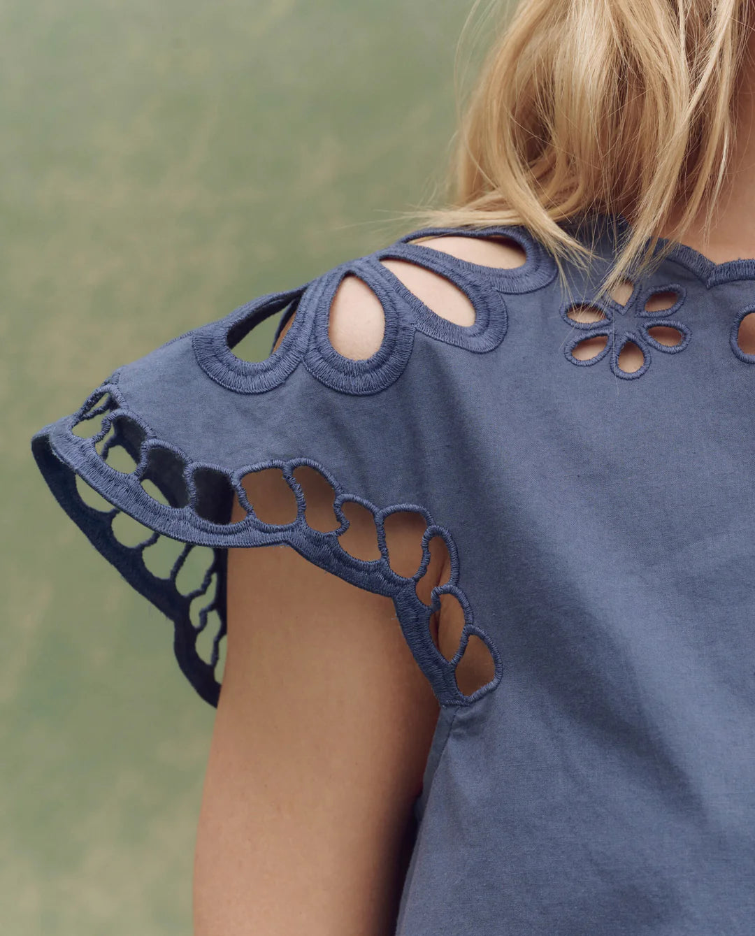 THE SUPER BLOOM EYELET TOP - VINTAGE BLUE