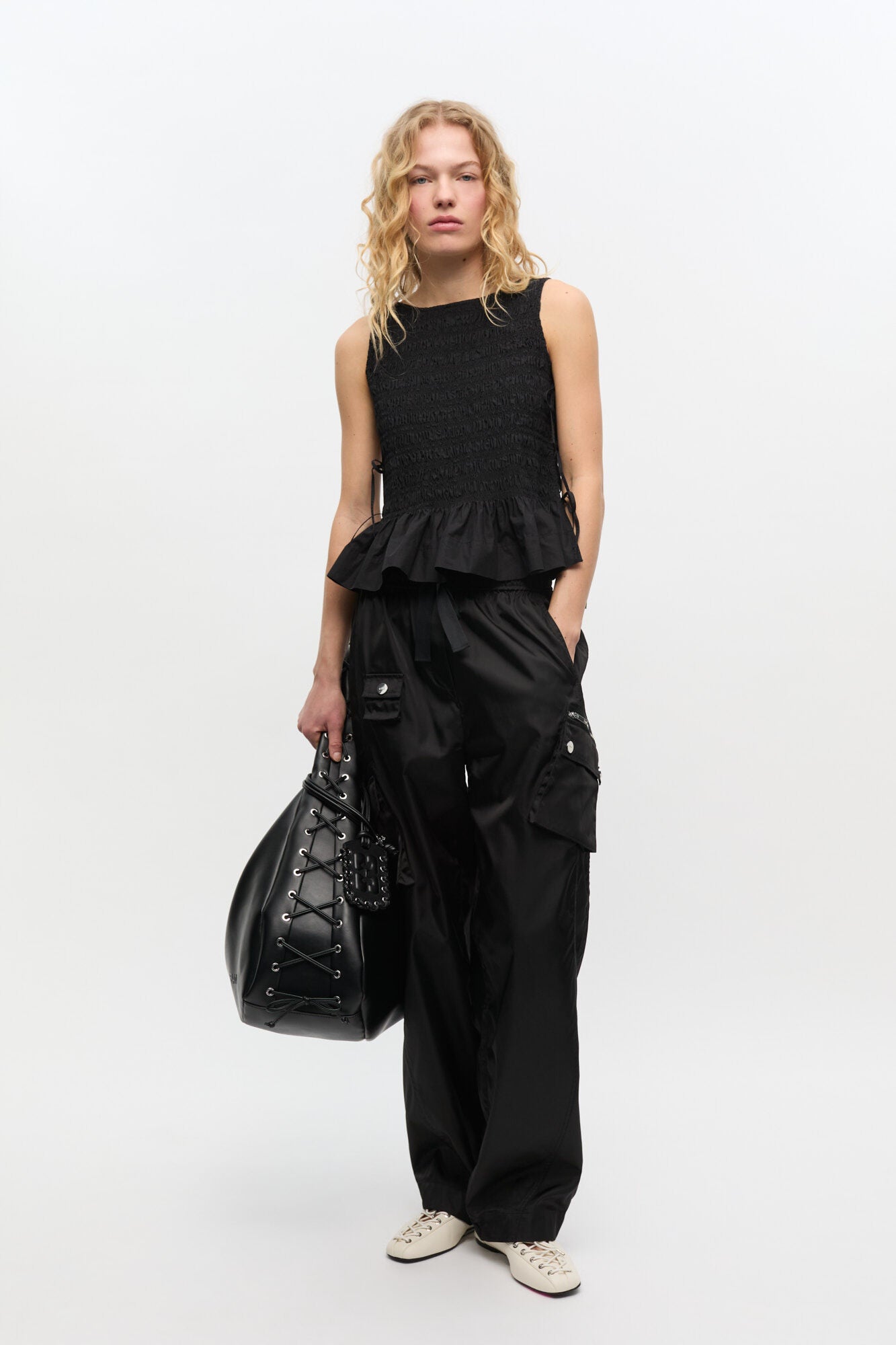 BLACK COTTON SMOCK TIE TOP