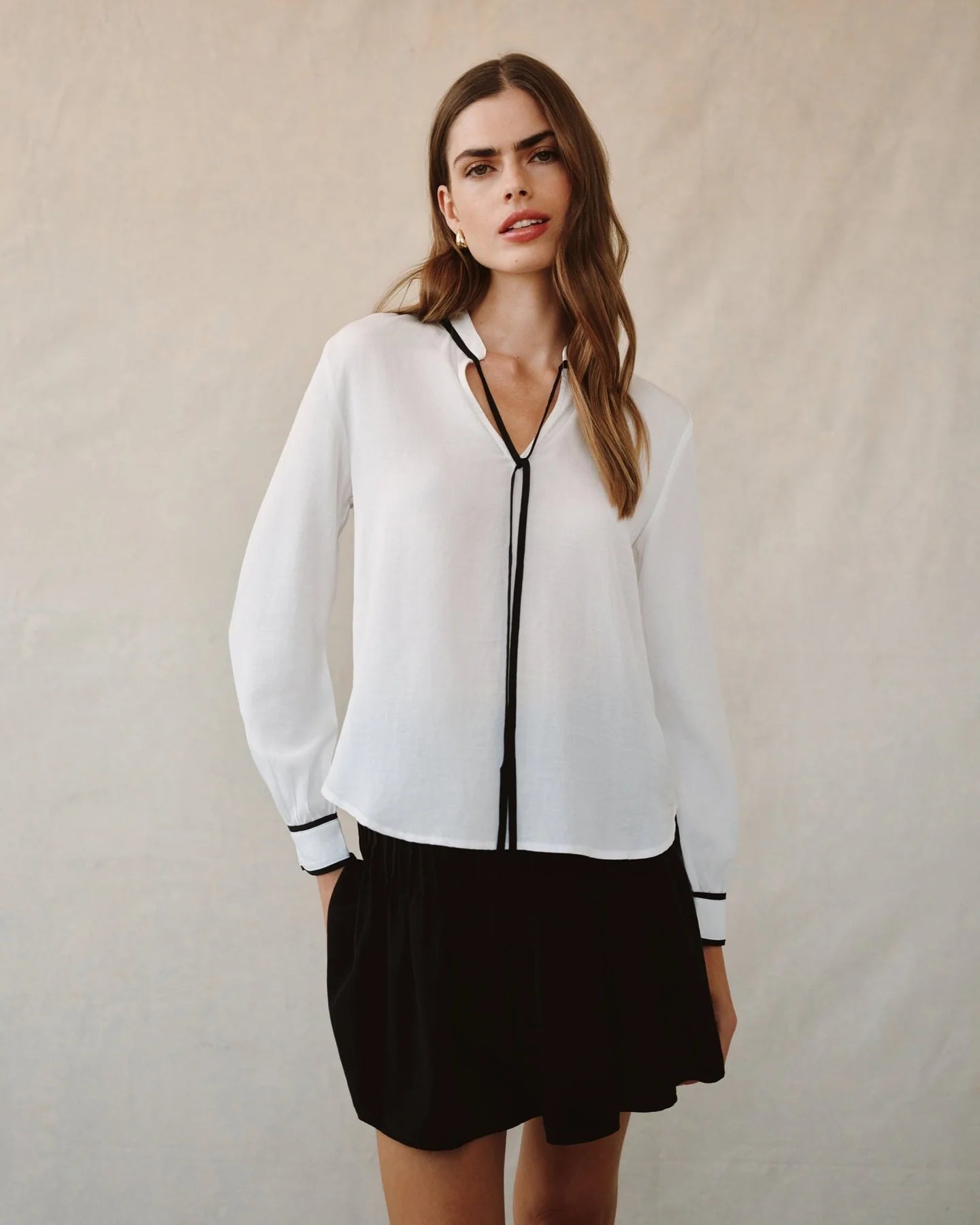 CONTRAST TRIM LONGSLEEVE BLOUSE - OFF WHITE