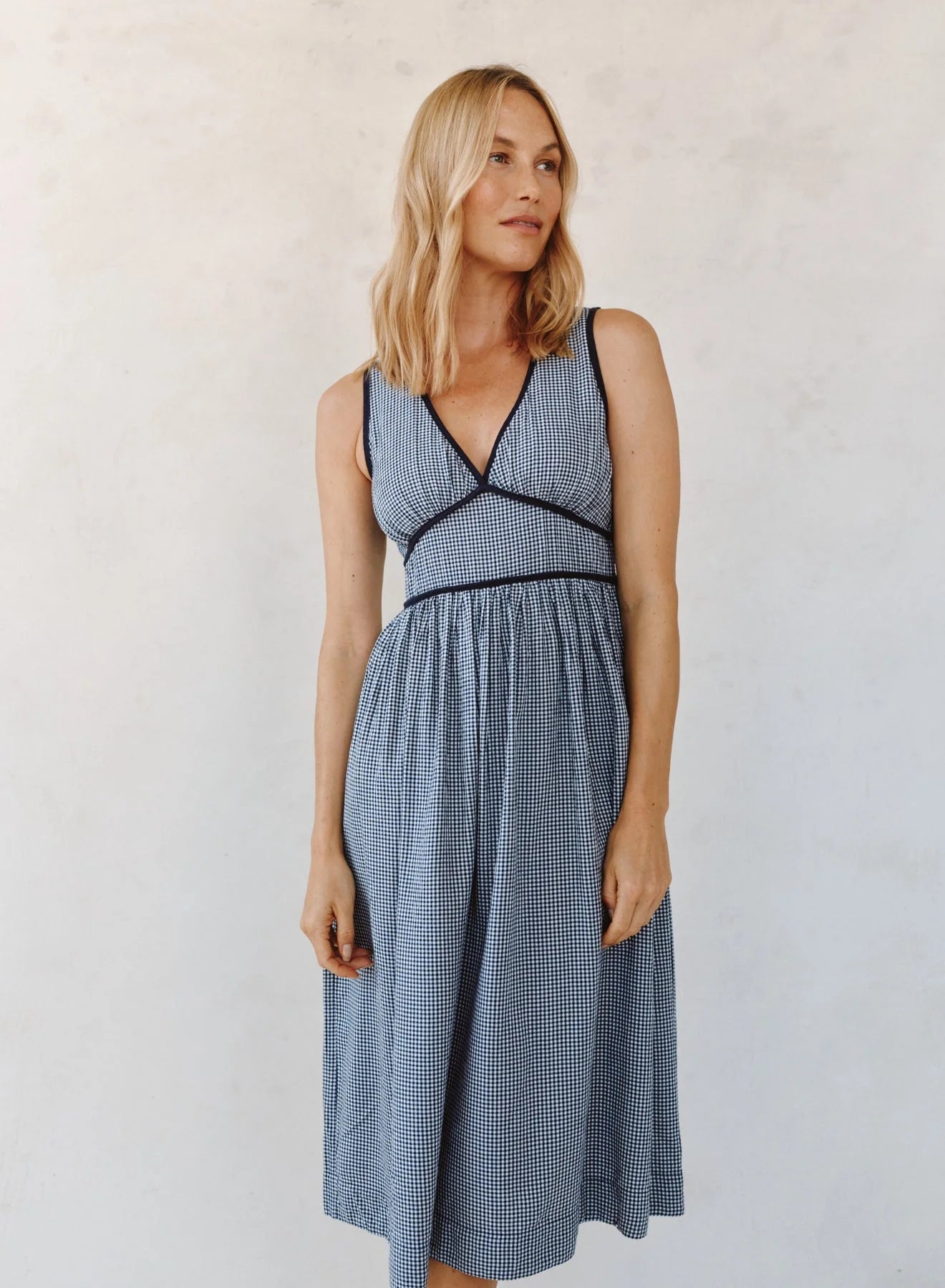 FIT AND FLARE V-NECK MIDI DRESS - NAVY MICRO GINGHAM