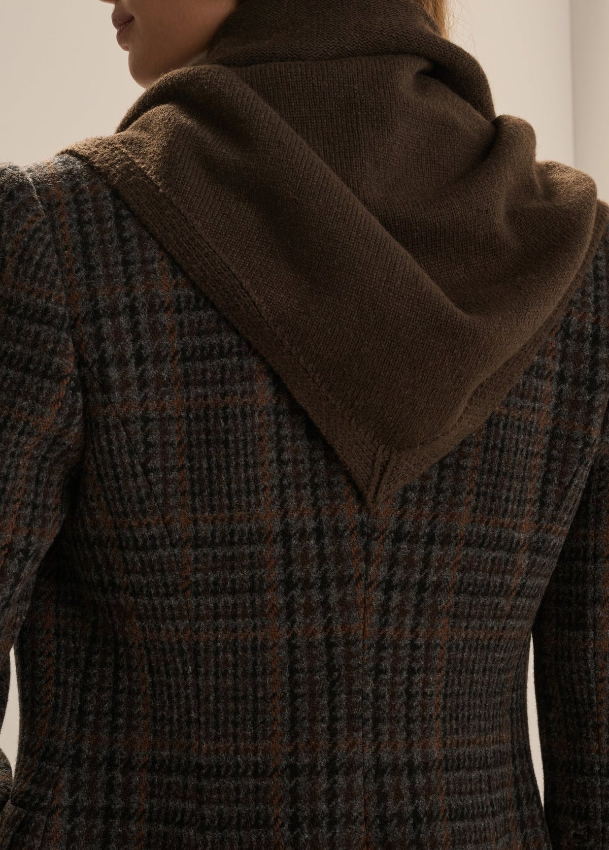 THE TRIANGLE SCARF - GANACHE