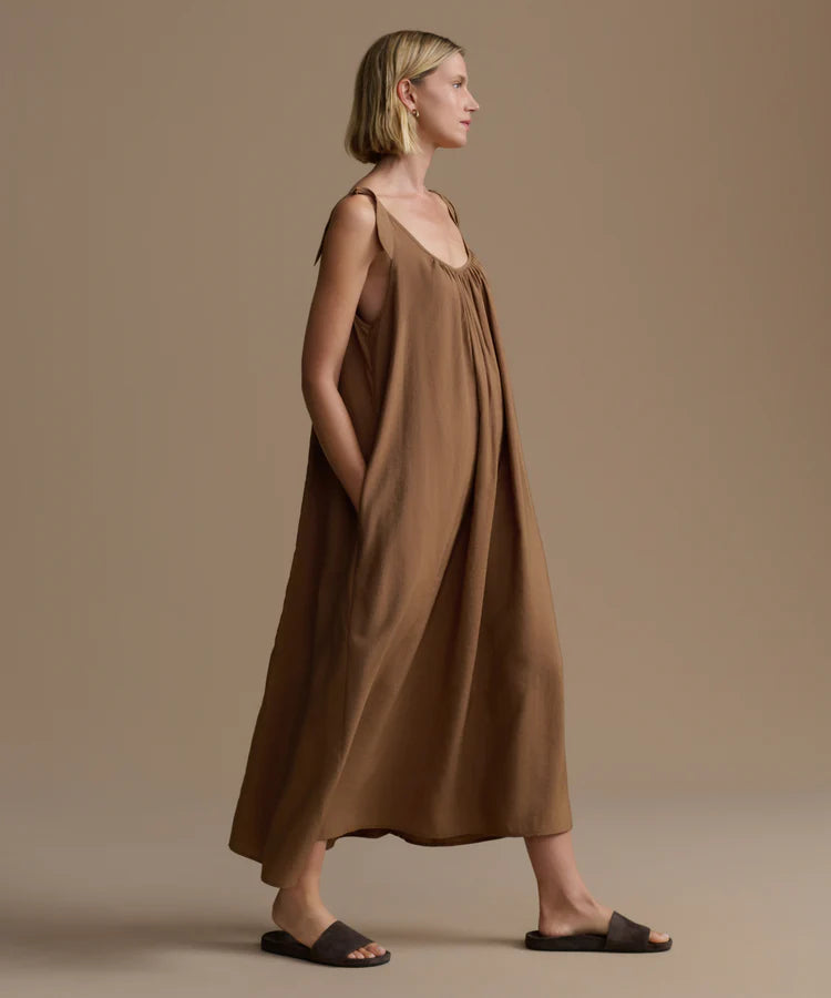 IRIS DRESS - BROWN
